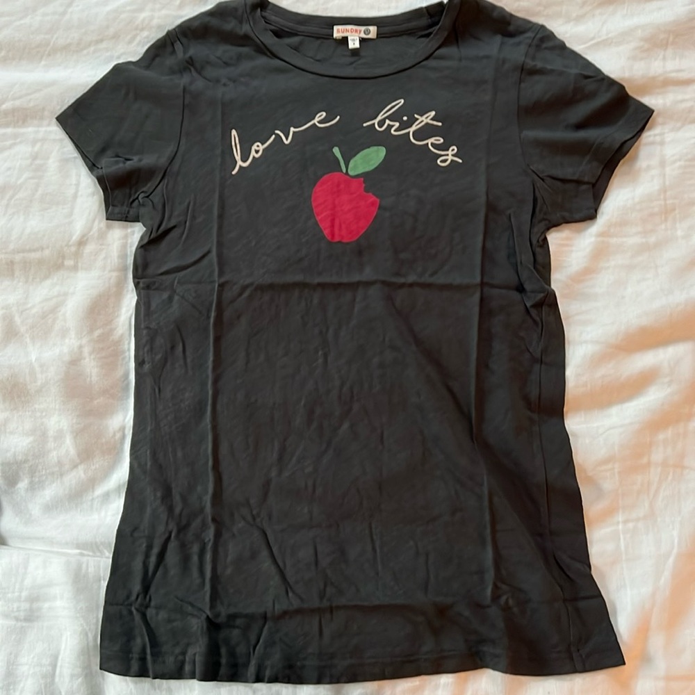 NWT Sundry Love Bites T Shirt Size 3 or L